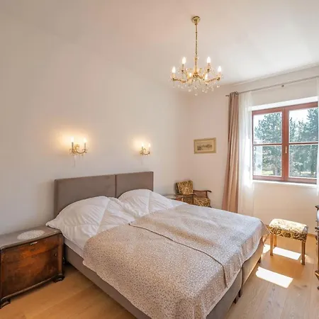 Musik - In Historical , * Baden bei Wien