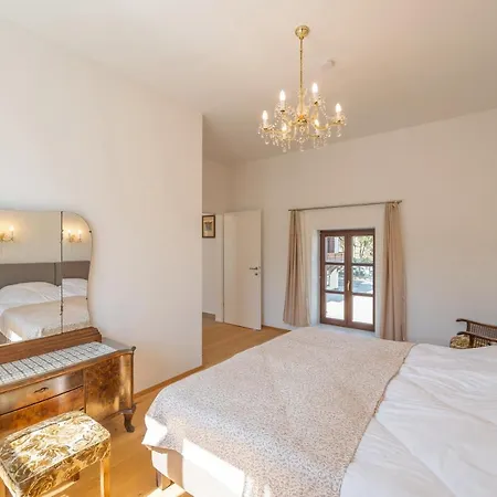 Apartment Musik - Historical In *
