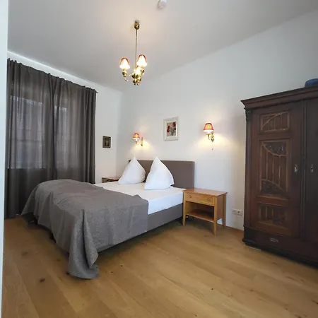 Musik - Historical In Apartment *