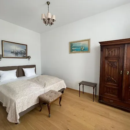 Musik - Historical In Apartment *