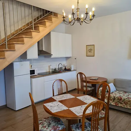 Musik - In Historical , Apartament *