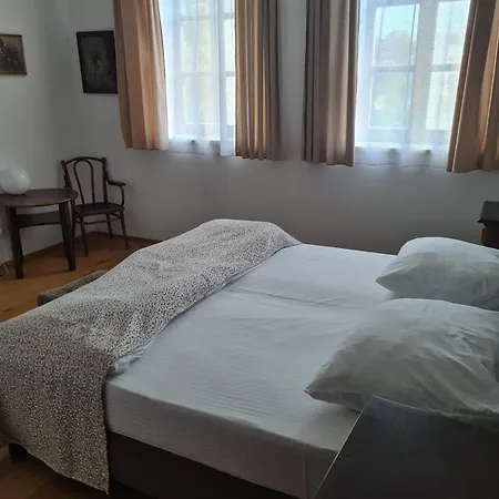 Musik - Historical In Apartment