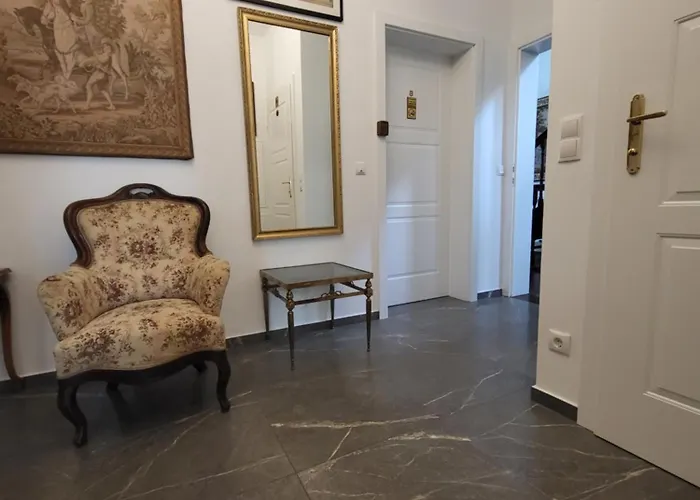 Musik - In Historical , Appartement